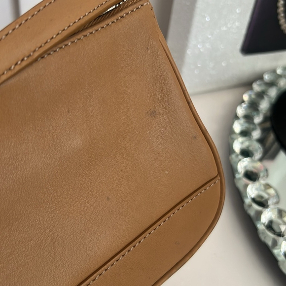Coach vintage Hampton Demi Tan Leather shoulder bag 9" x 4.75" × 2.5"
6.5" - Picture 10 of 11